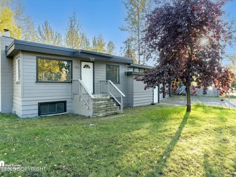 1604 Jefferson Ave, Anchorage, AK 99517