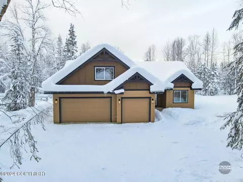 Exterior - 17610 Birchtree St, Chugiak, AK 99567 photo 4 of 8