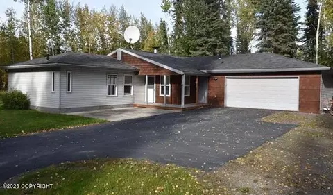 3622 Ron Cir, North Pole, AK 99705
