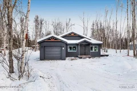 9157 S Twilight Dr, Wasilla, AK 99623
