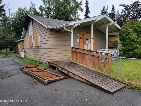 3101 E 43rd Ave, Anchorage, AK 99508 photo 2
