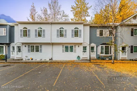 1046 Evergreen St, Fairbanks, AK 99709