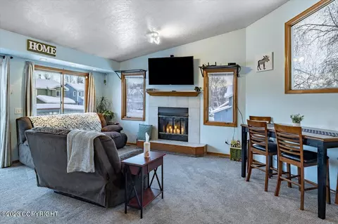 8020 Rosebud Cir, Anchorage, AK 99502
