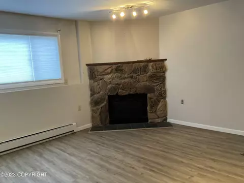 231 Mccarrey St # 2B, Anchorage, AK 99508 photo 4