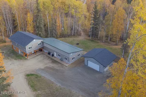 714 Garner Rd, Fairbanks, AK 99709
