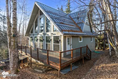 7125 Shooresin Cir, Anchorage, AK 99504