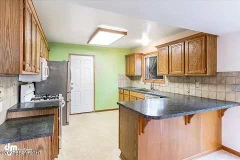 9197 W Parkview Terrace Loop, Eagle River, AK 99577 photo 11