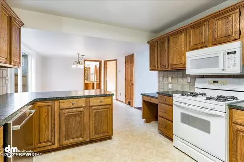 9197 W Parkview Terrace Loop, Eagle River, AK 99577 photo 15