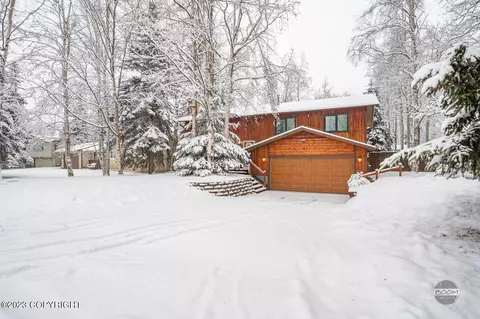 9920 Annette Cir, Eagle River, AK 99577
