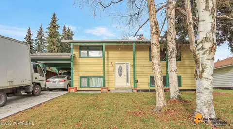 7211 Kiska Cir, Anchorage, AK 99504