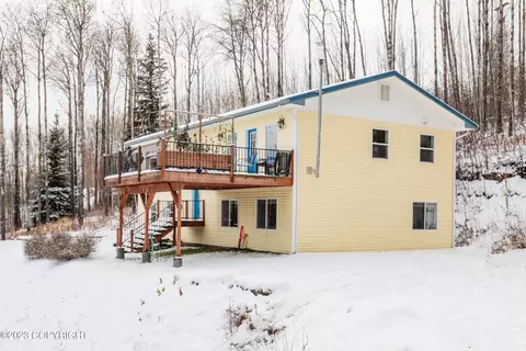 1141 Ridgepointe Dr, Fairbanks, AK 99709
