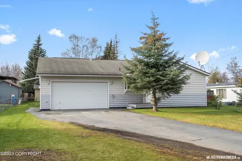 900 Kathy Pl, Anchorage, AK 99504