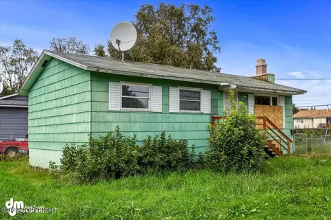 624 Lane St, Anchorage, AK 99508