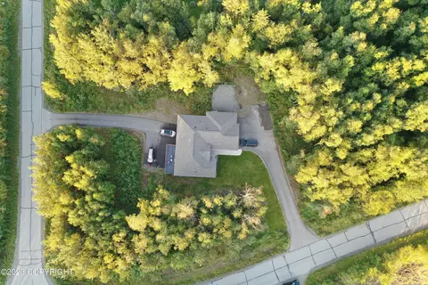 4137 E Meridian Loop, Wasilla, AK 99654 photo 2