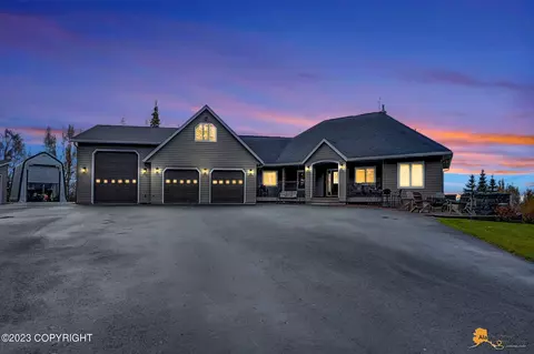 5120 Bainbridge Cir, Anchorage, AK 99516