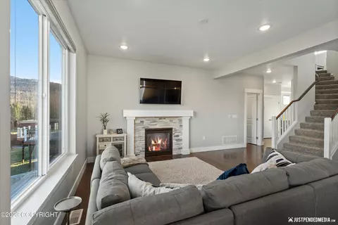 13869 Akers Cir, Eagle River, AK 99577 photo 12