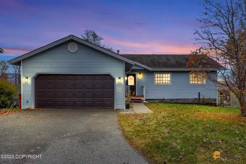 960 Wickersham Cir, Palmer, AK 99645