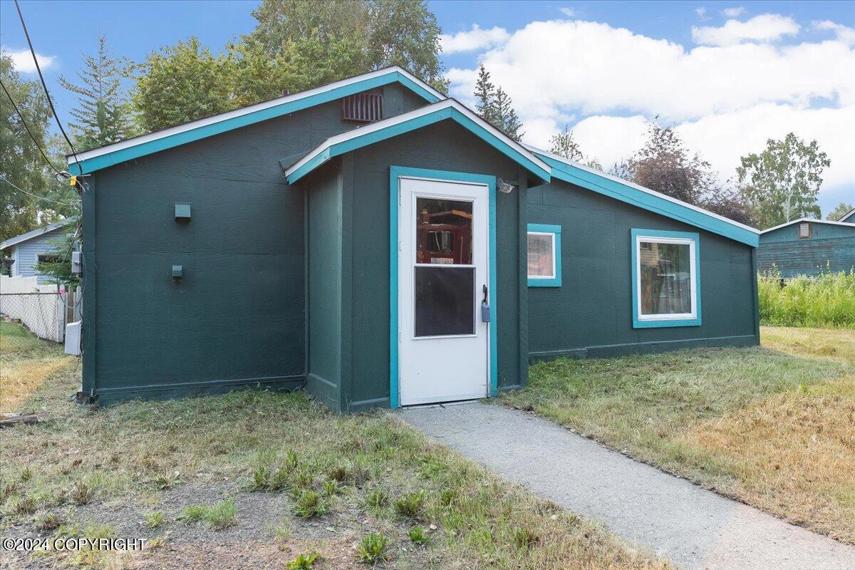 741 8th Ave