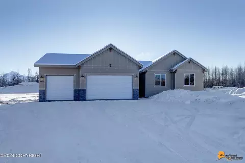 11902 E Apple Cir, Palmer, AK 99645