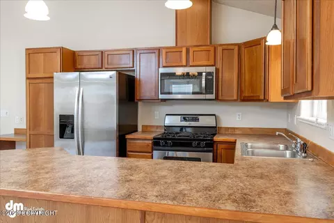 11869 Galloway Loop, Eagle River, AK 99577 photo 10