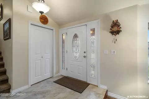 10741 Briggs Cache Cir, Eagle River, AK 99577 photo 4