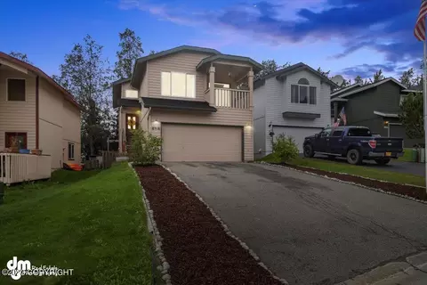 8916 Meadow Park Cir, Eagle River, AK 99577