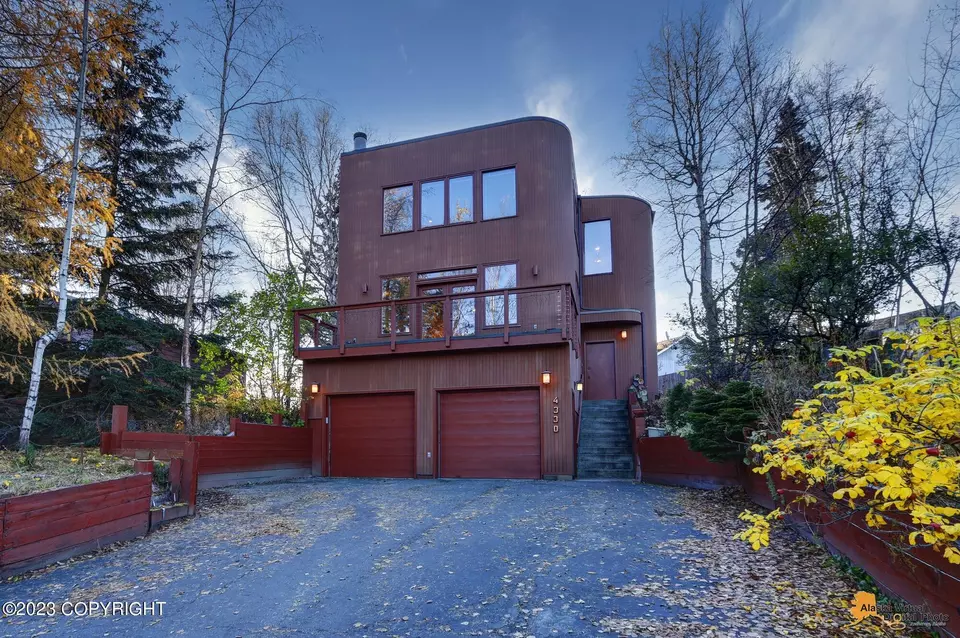  4330 Seeley Cir, Anchorage, AK 99502 photo 1