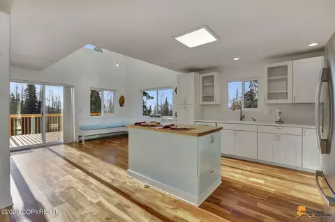 18450 Jamie Dr, Eagle River, AK 99577 photo 3