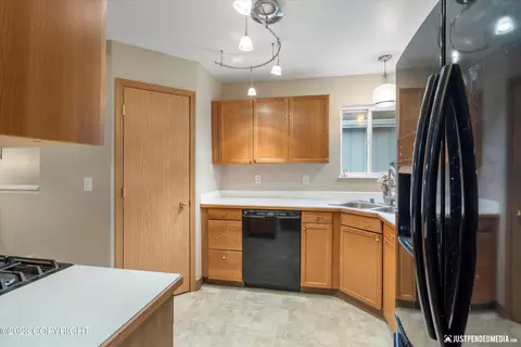 6544 Desiree Loop, Anchorage, AK 99507 photo 10