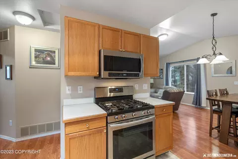 6544 Desiree Loop, Anchorage, AK 99507 photo 9