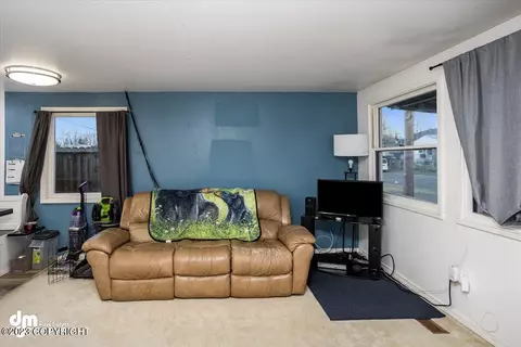 5807 Miley Dr, Anchorage, AK 99504 photo 9