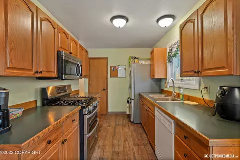 1947 Bartlett Dr, Anchorage, AK 99507 photo 11