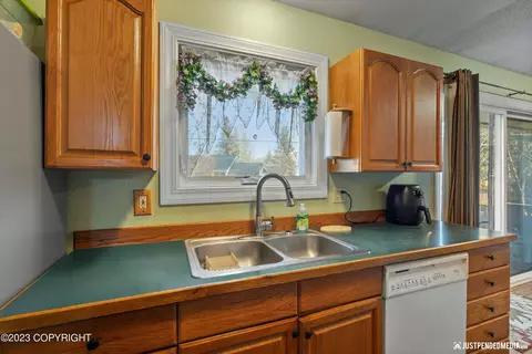 1947 Bartlett Dr, Anchorage, AK 99507 photo 12