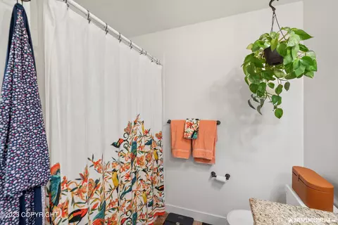 425 E 10th Ave # B, Anchorage, AK 99501 photo 20