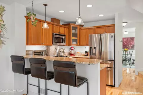425 E 10th Ave # B, Anchorage, AK 99501 photo 8