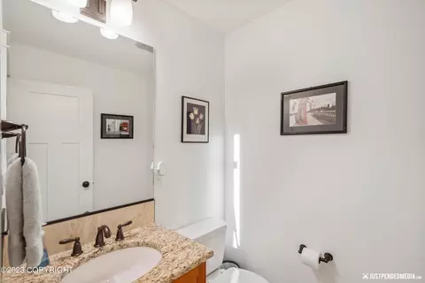 425 E 10th Ave # B, Anchorage, AK 99501 photo 14