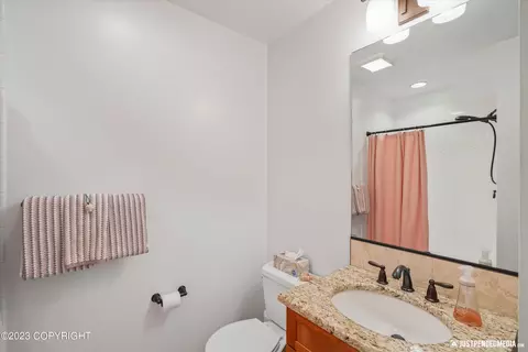 425 E 10th Ave # B, Anchorage, AK 99501 photo 24