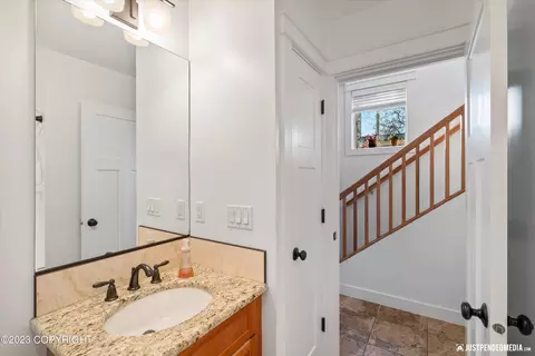425 E 10th Ave # B, Anchorage, AK 99501 photo 26