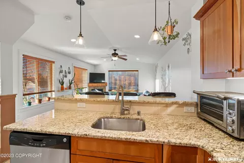 425 E 10th Ave # B, Anchorage, AK 99501 photo 11