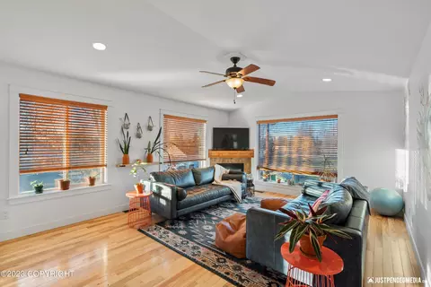 425 E 10th Ave # B, Anchorage, AK 99501 photo 6