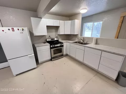 Kitchen - 50629 S Caswell Creek Cir, Willow, AK 99688 photo 3 of 4