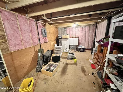 Living - 50629 S Caswell Creek Cir, Willow, AK 99688 photo 2 of 2