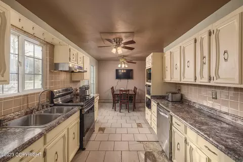 121 Agate Cir, Anchorage, AK 99504 photo 8