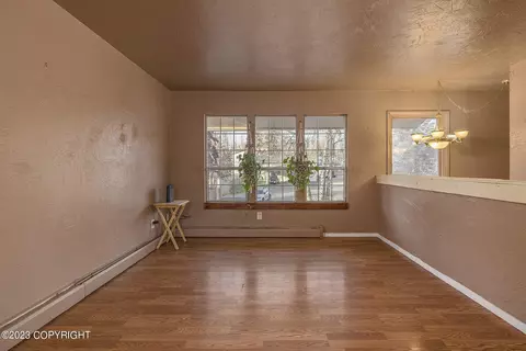 121 Agate Cir, Anchorage, AK 99504 photo 2