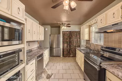 121 Agate Cir, Anchorage, AK 99504 photo 7