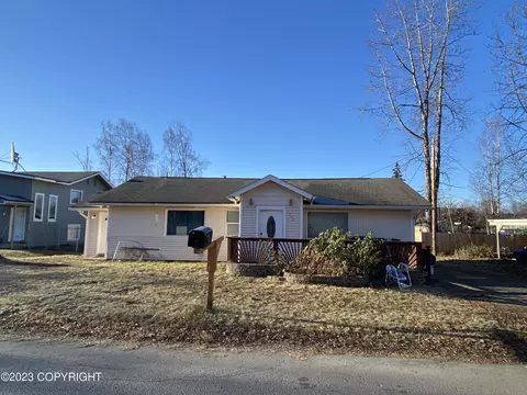 232 Grand Larry St, Anchorage, AK 99504