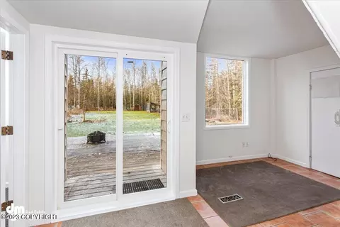 18306 Birchtree St, Chugiak, AK 99567 photo 4