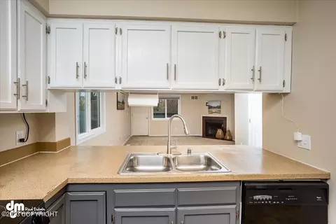 4181 E 20th Ave # C16, Anchorage, AK 99508 photo 9