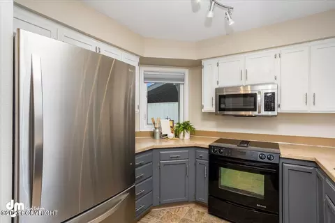 4181 E 20th Ave # C16, Anchorage, AK 99508 photo 7
