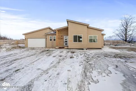 2247 S Crown View Cir, Palmer, AK 99645